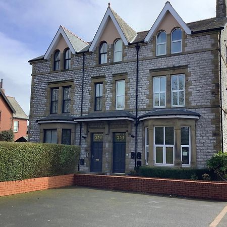 Jeffersons Abbey Road Serviced Apartments (Adults Only) Barrow-in-Furness Esterno foto